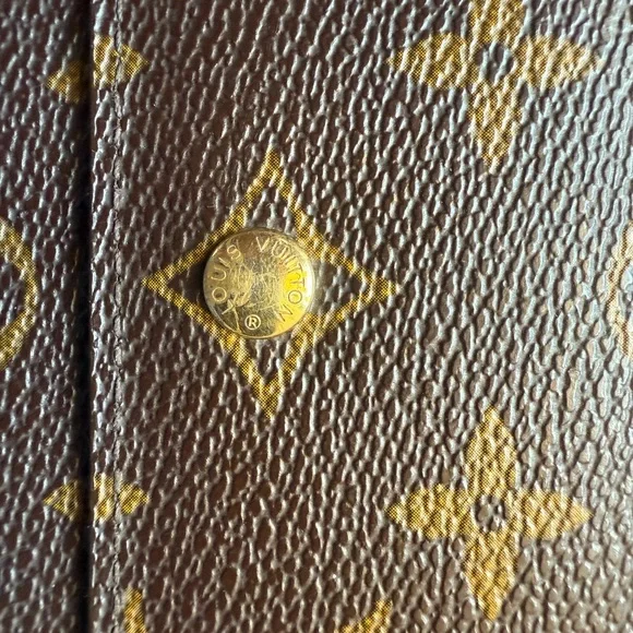 Louis Vuitton Monogram Wallet - Picture 2 of 9